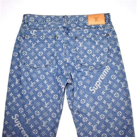 pantaloni supreme louis vuitton prezzo|Louis Vuitton x supreme font.